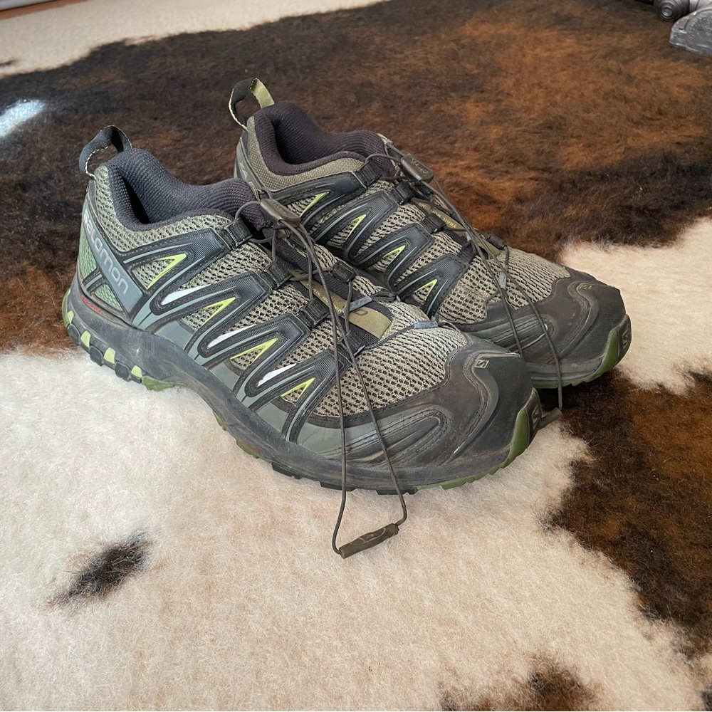 Salomon XA Pro 3D trail running shoes